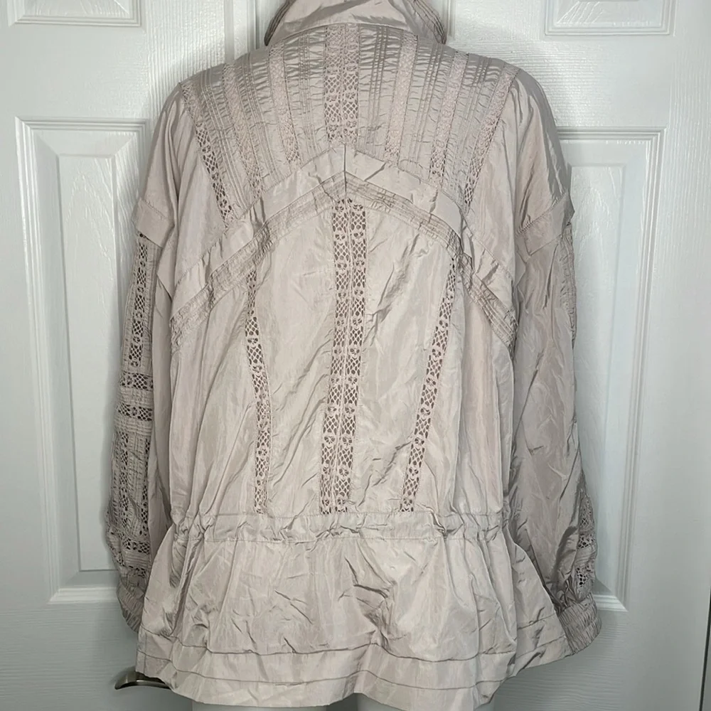 FREE PEOPLE MOVEMENT OH HEY APPLIQUÉ WITH LACE DETAIL JACKET LIGHT PINK …